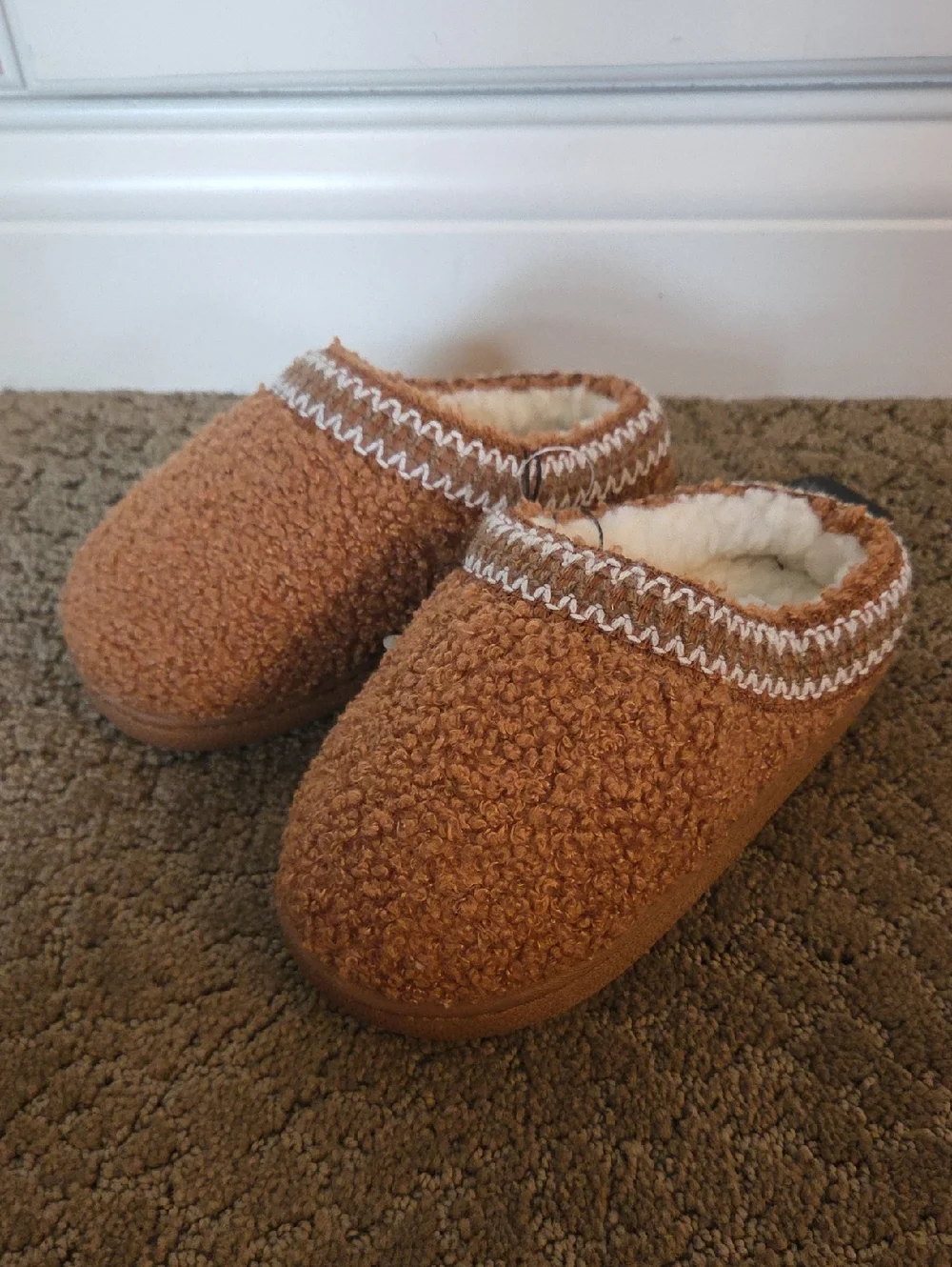 Girls FALLS CREEK Berber Scuff Slippers Size 10/11 12/13 1/2 3/4  Brown NWT